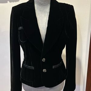 Velvet blazer with extremely beautiful buttons and pockets, see pictures.